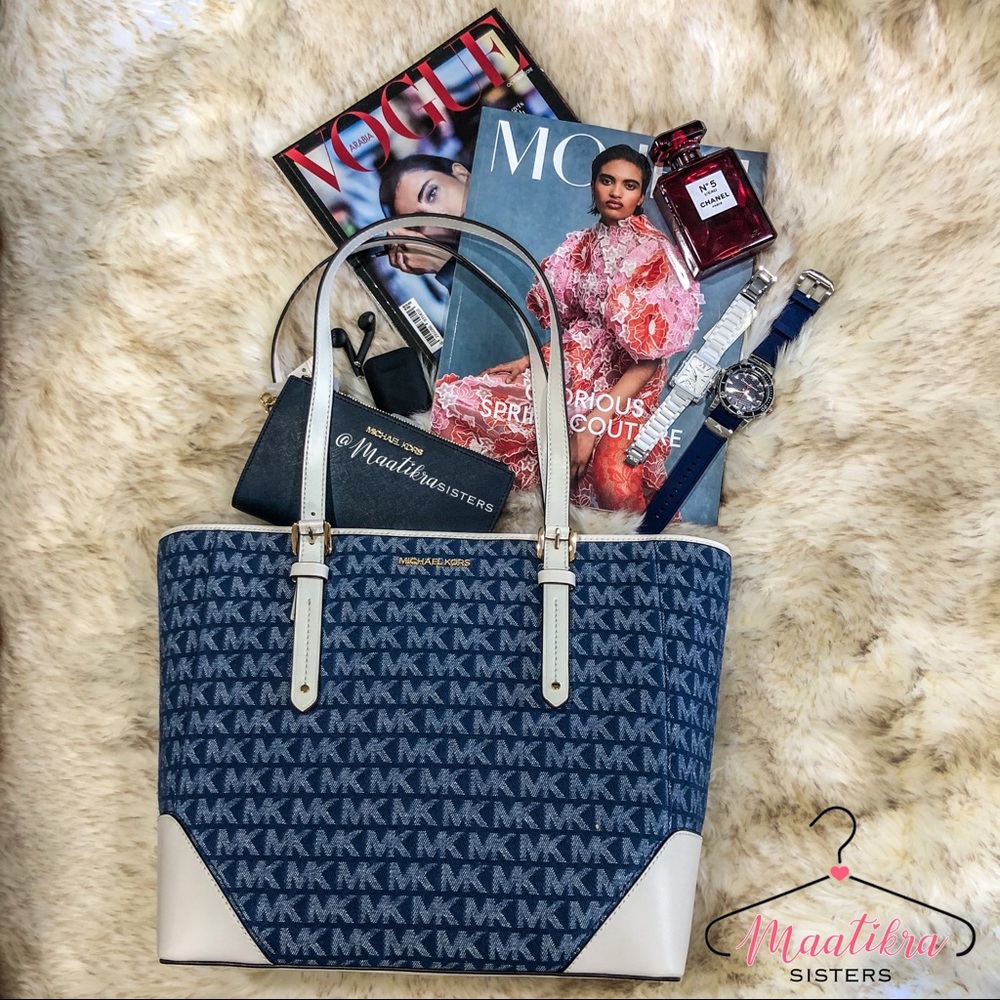 Micheal Kors Purse + Wallet
Denim White Large Tote